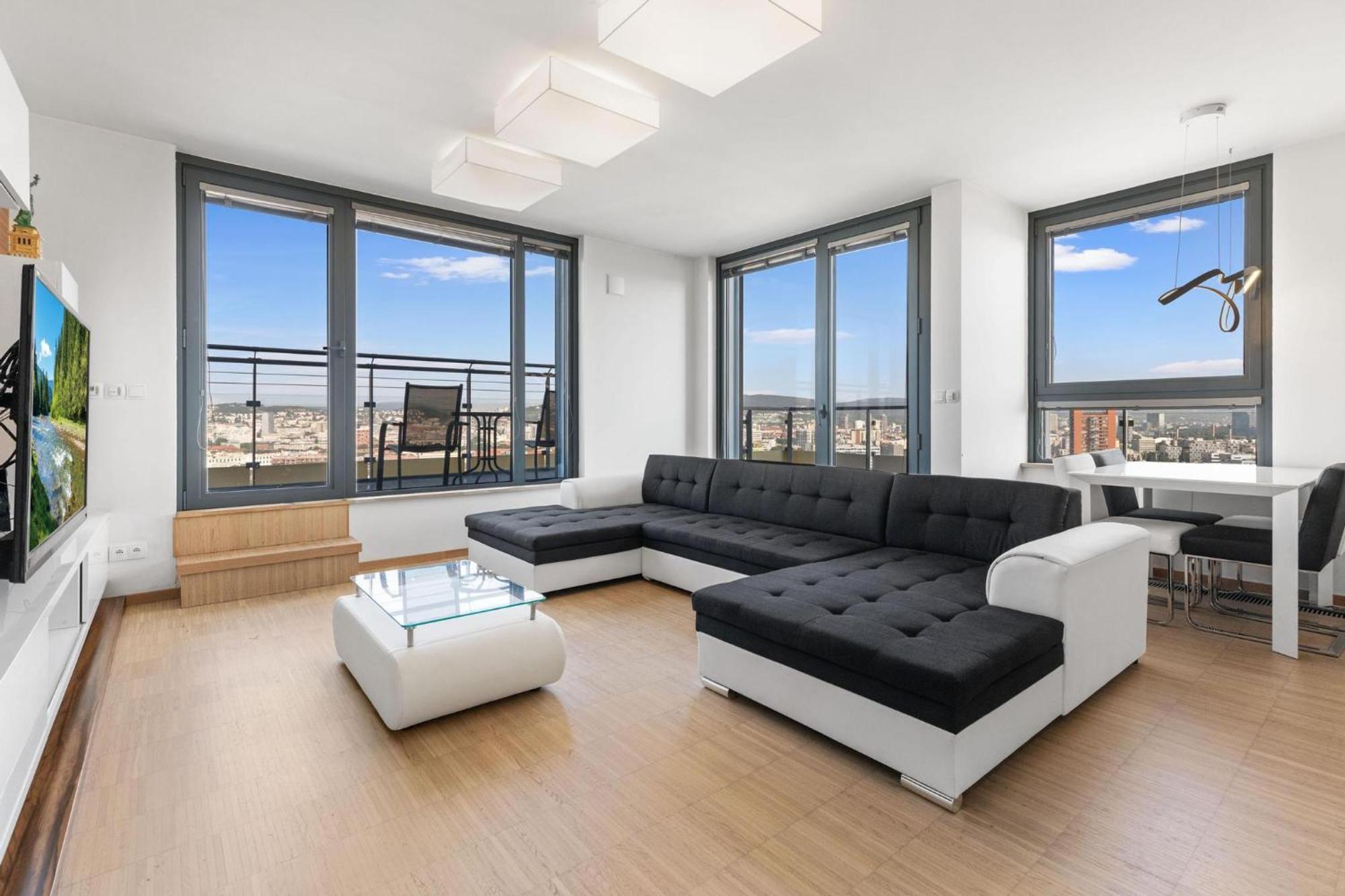 Sky Apartman In Bratislava - With 2 Parking Places Экстерьер фото