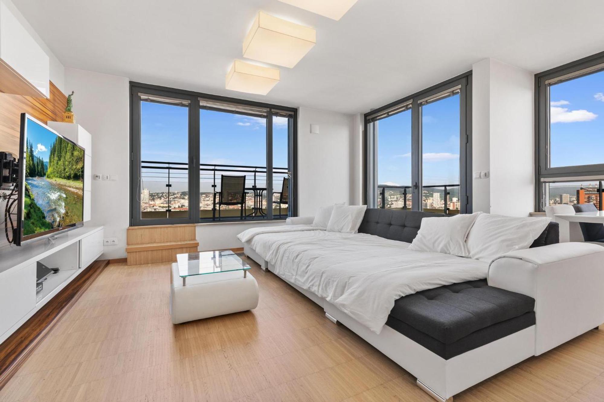 Sky Apartman In Bratislava - With 2 Parking Places Экстерьер фото