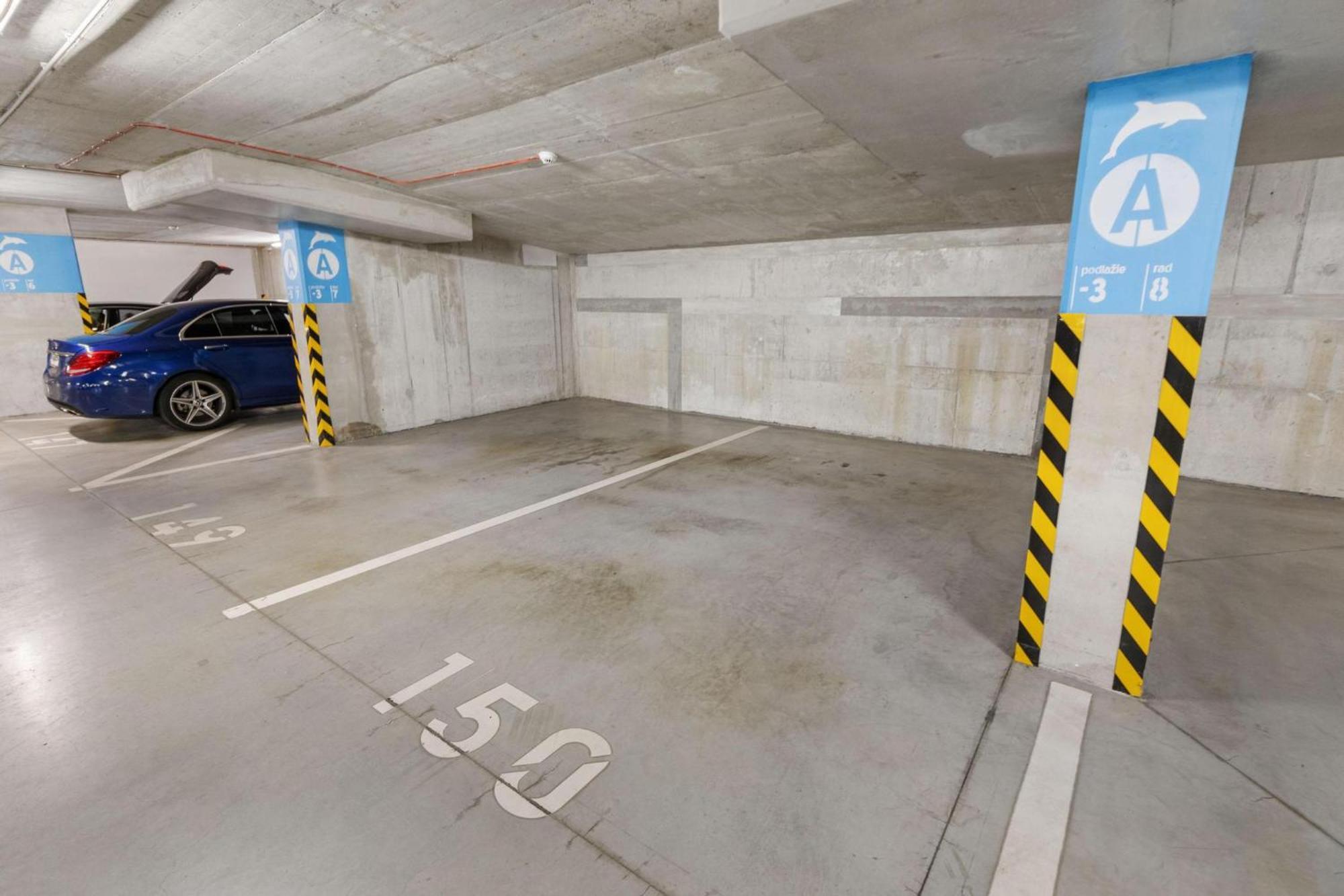 Sky Apartman In Bratislava - With 2 Parking Places Экстерьер фото